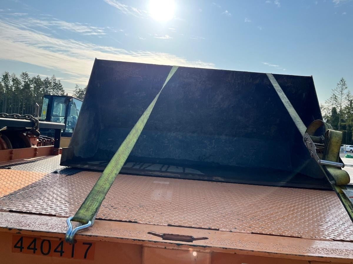 2023 JLG 1001100822
