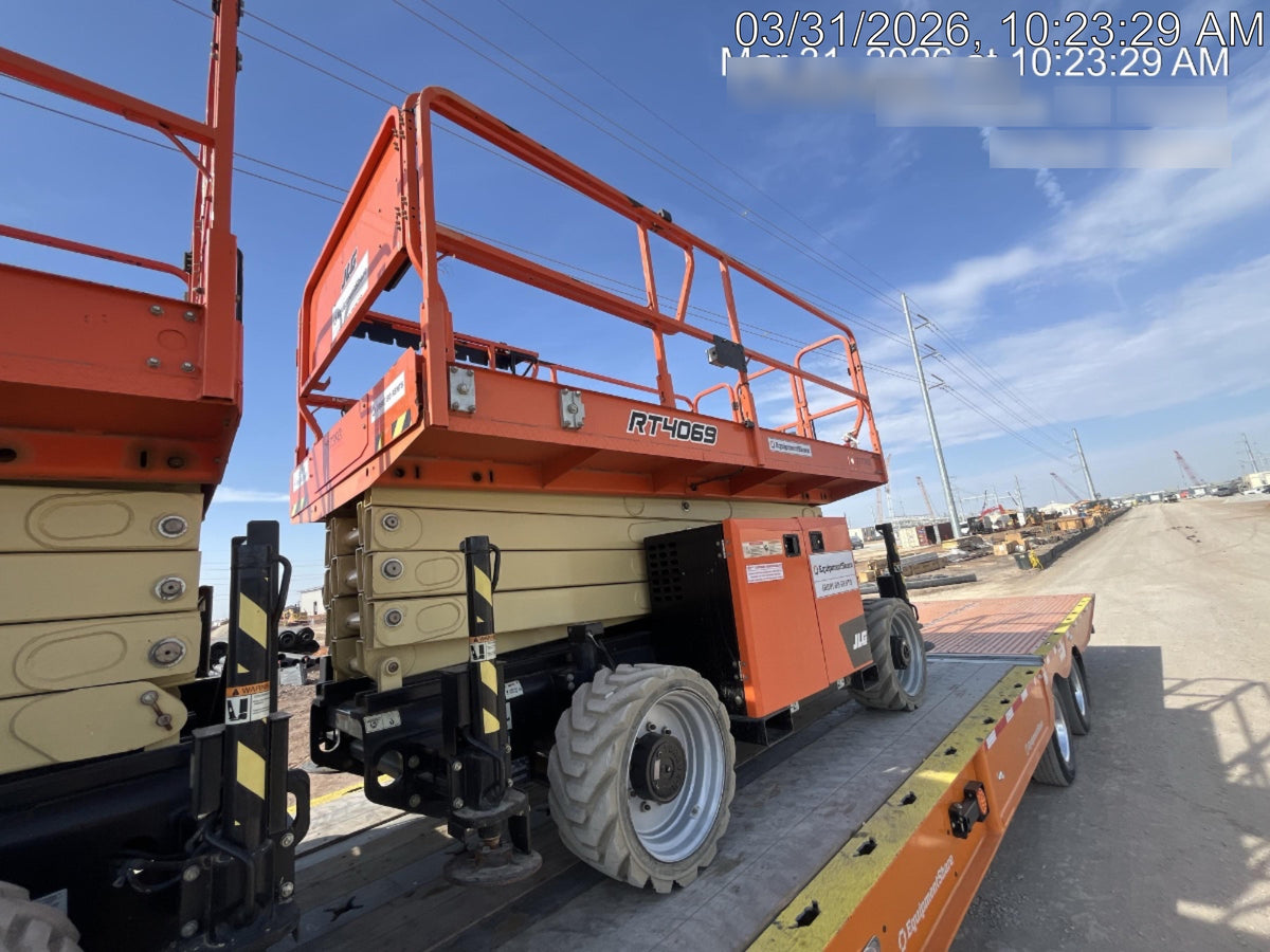 2022 JLG RT4069