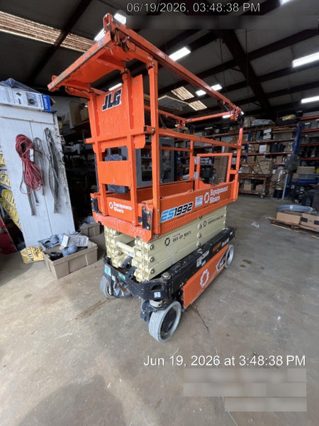 2022 JLG ES1932
