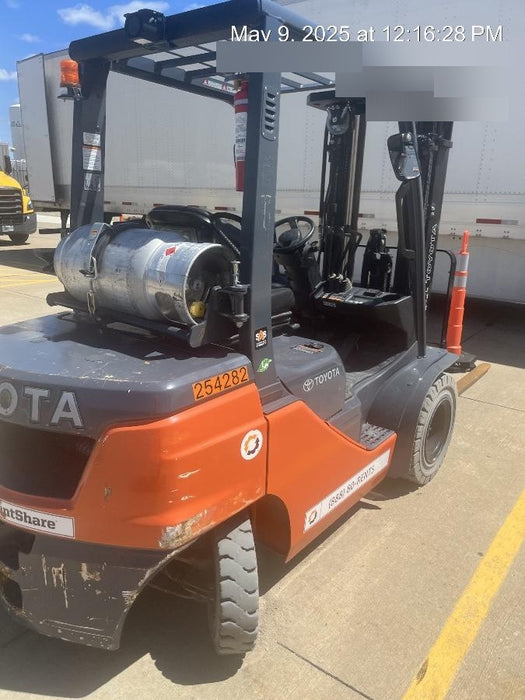 2022 TOYOTA 50-8FGU25