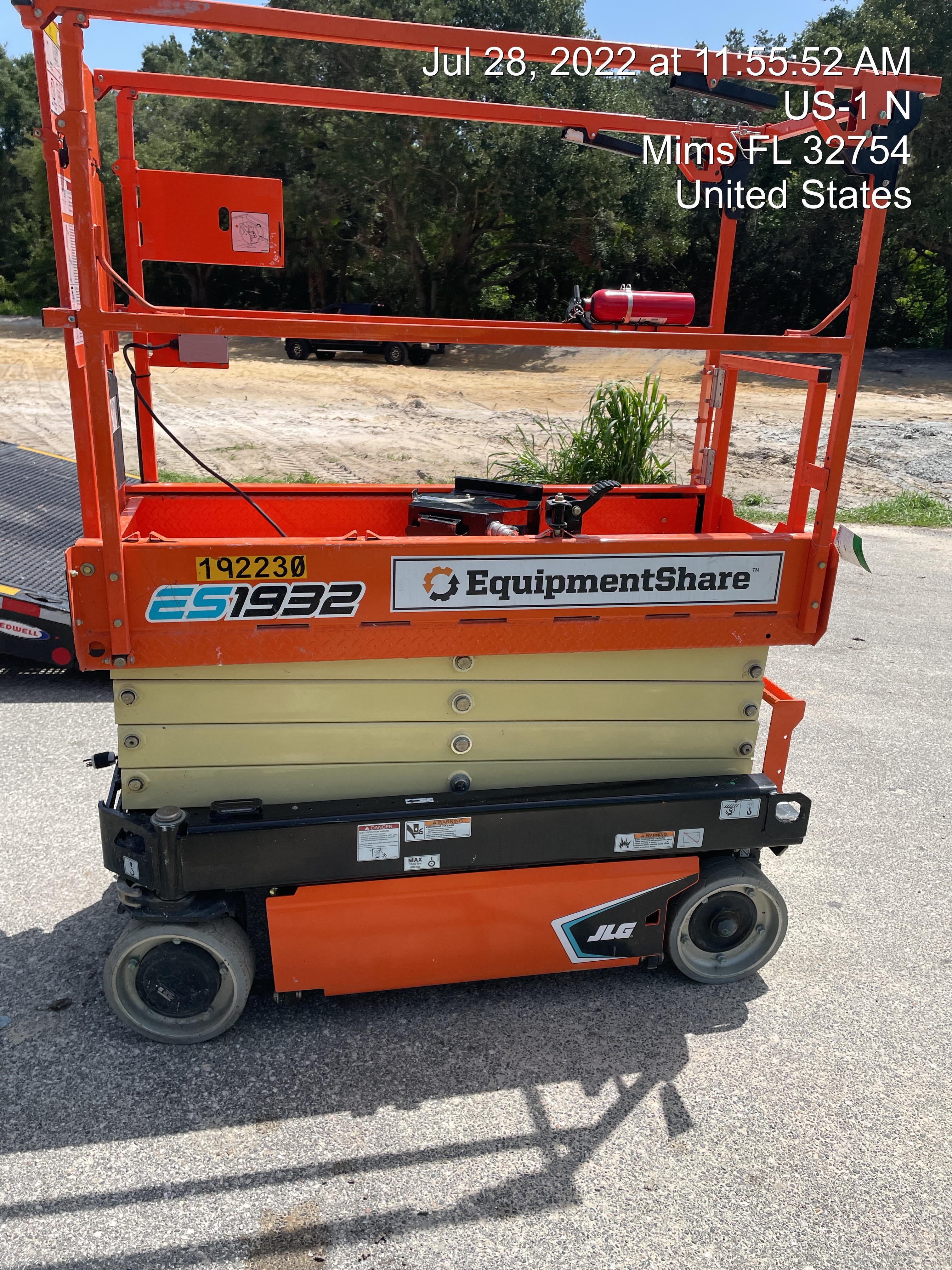 2021 JLG ES1932