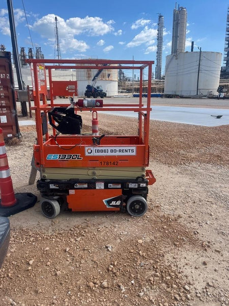 2021 JLG ES1330L