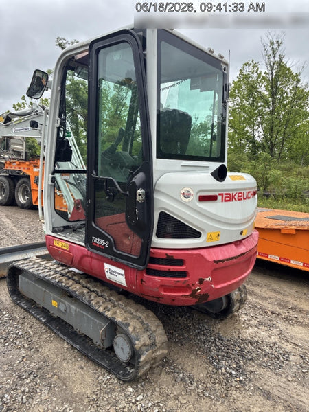2021 TAKEUCHI TB235-2CR
