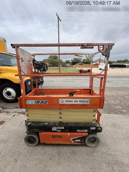 2021 JLG ES1932