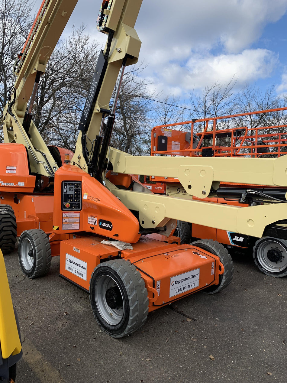 2022 JLG E450AJ