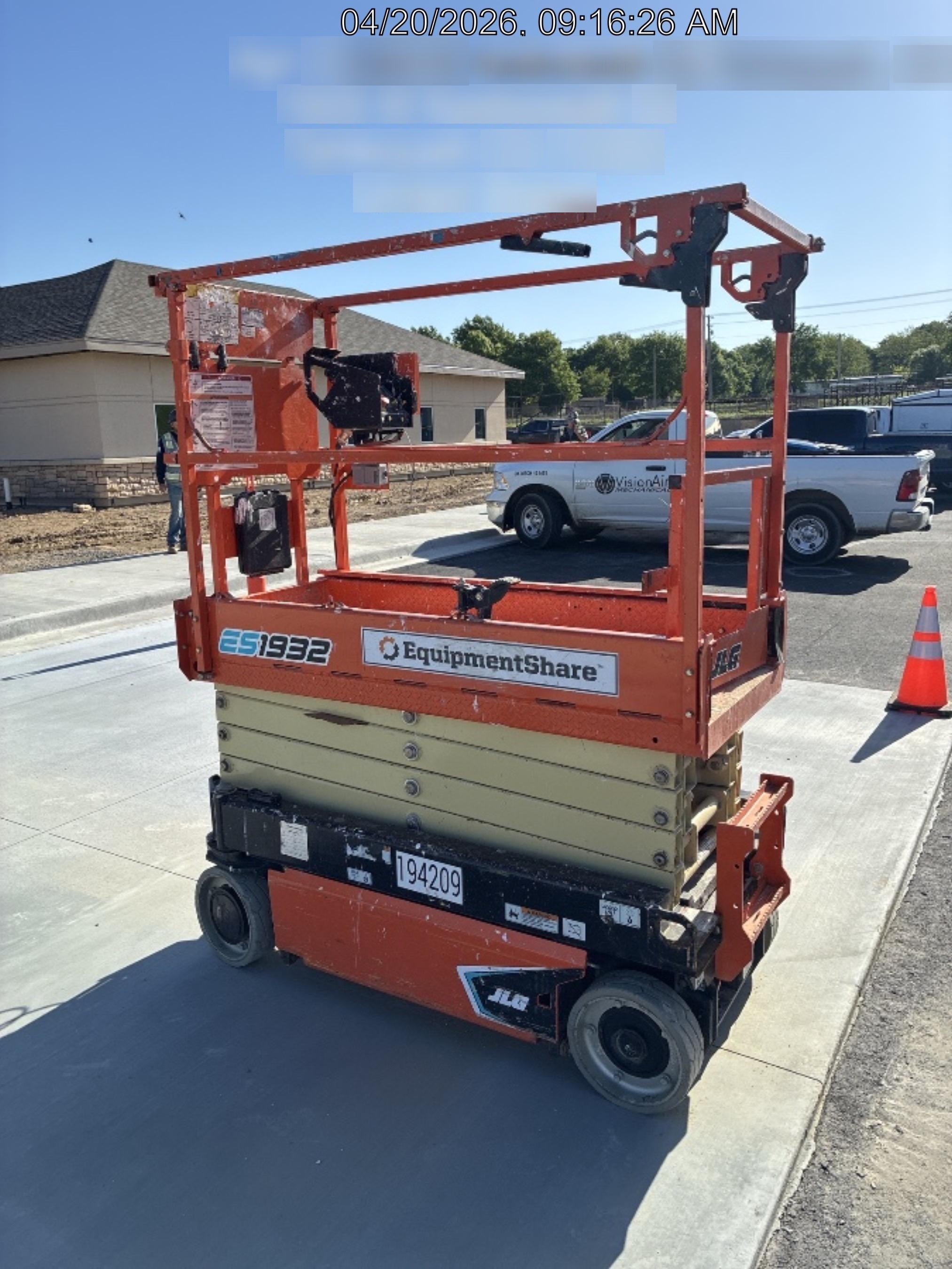 2021 JLG ES1932