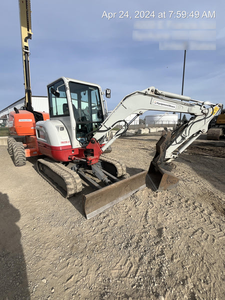 2022 TAKEUCHI TB235-2CR