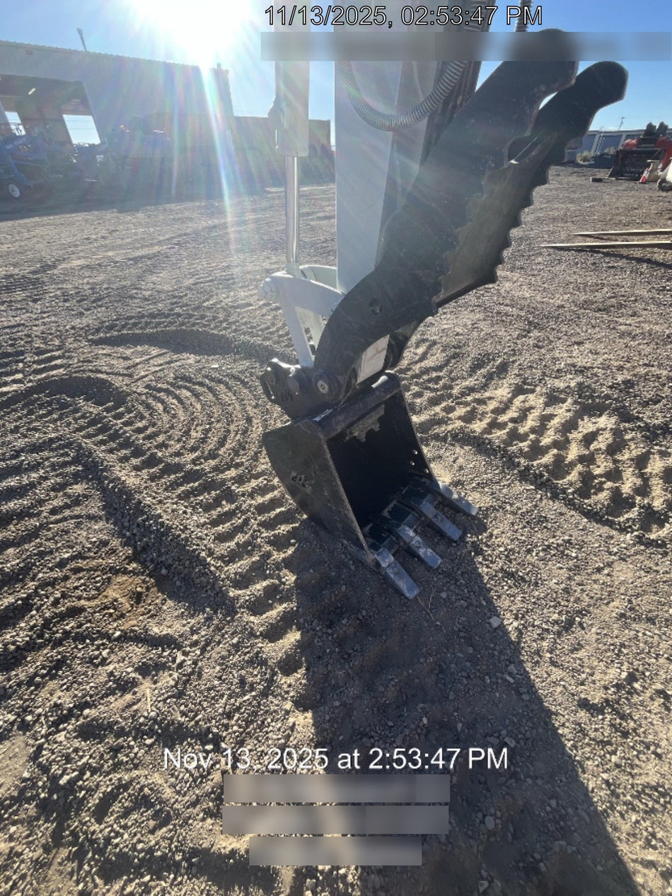 2025 TAKEUCHI 18" HD Bucket - Takeuchi