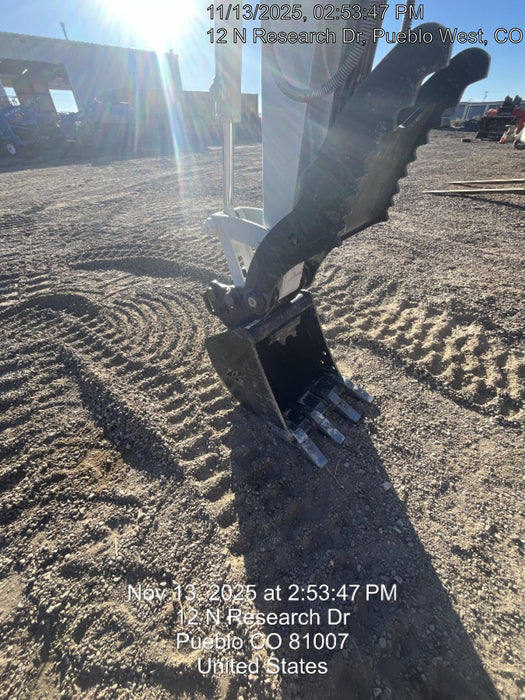 2025 TAKEUCHI 18" HD Bucket - Takeuchi