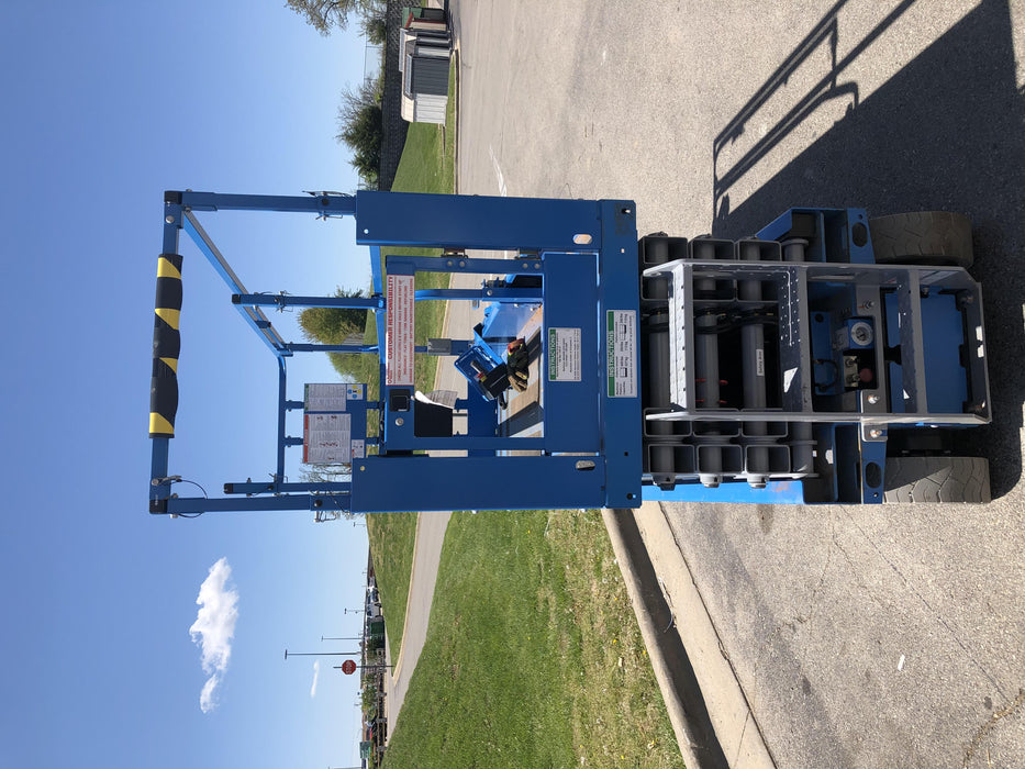 2019 Genie GS-2632 Folding rails with half height swing gate