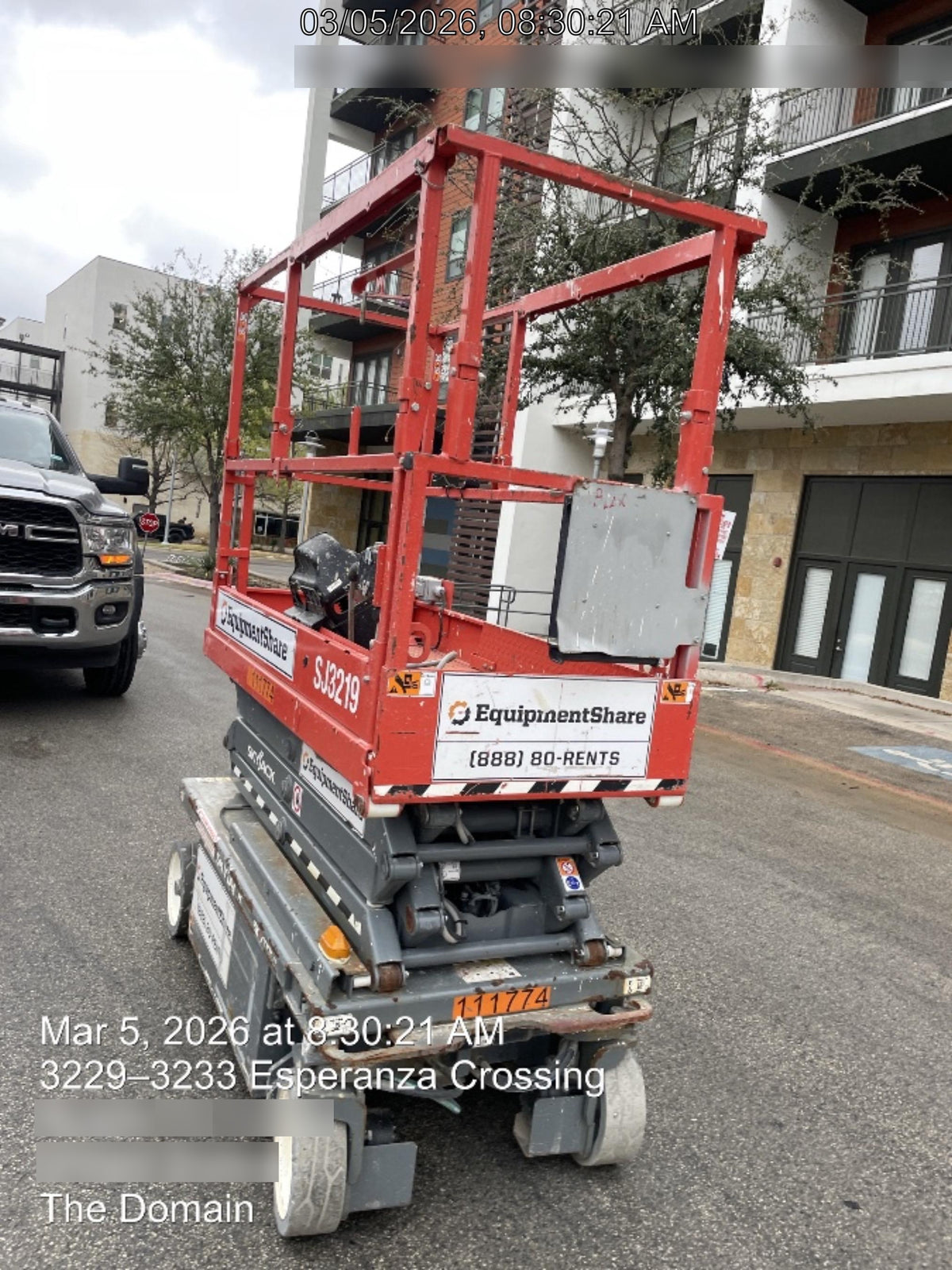 2020 Skyjack SJIII-3219 Solid NM Tires, Half height spring hinged entry gate, Dual Beacons, 800W Inverter