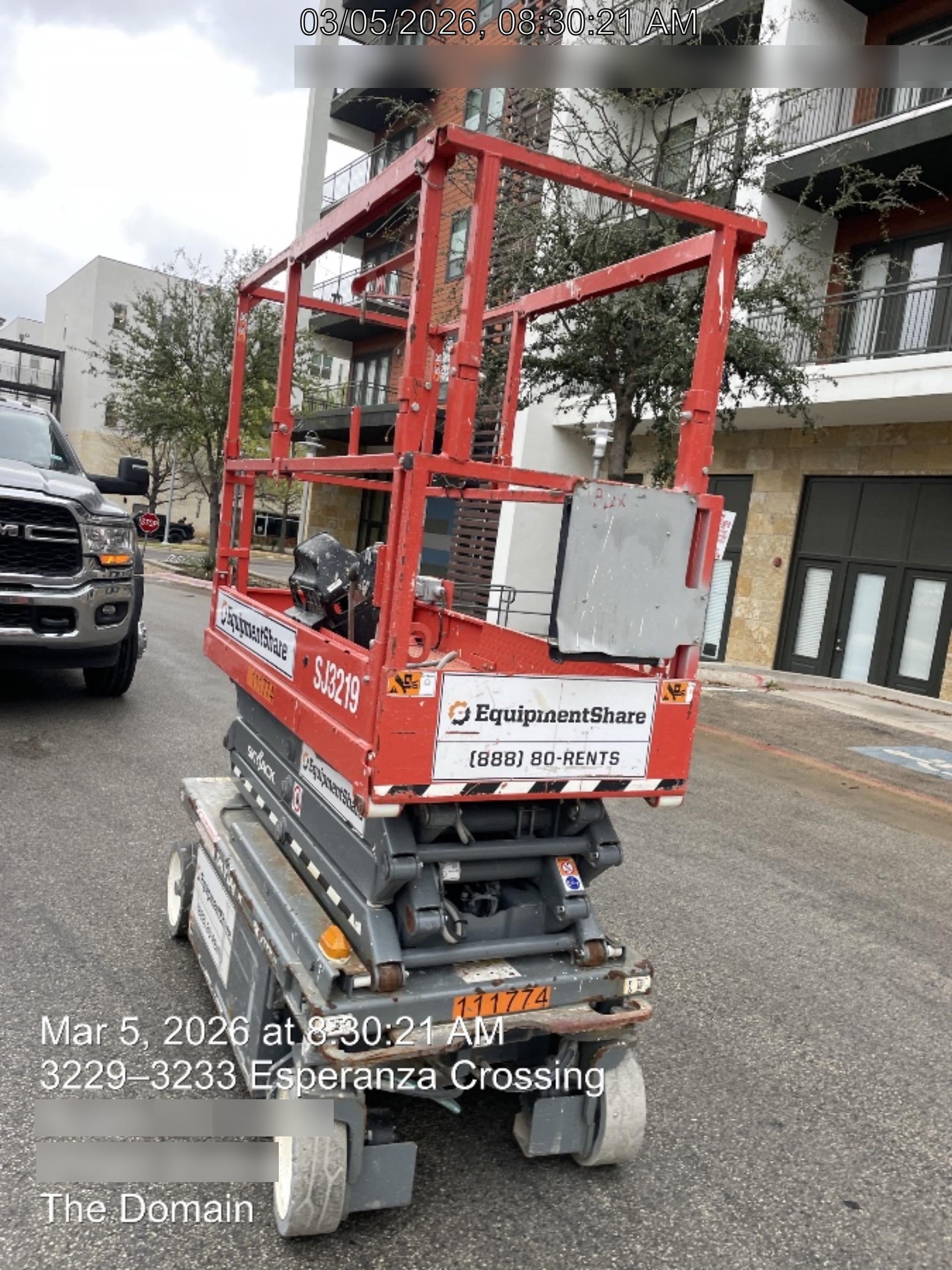 2020 Skyjack SJIII-3219 Solid NM Tires, Half height spring hinged entry gate, Dual Beacons, 800W Inverter