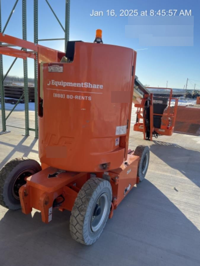 2019 JLG E300AJP