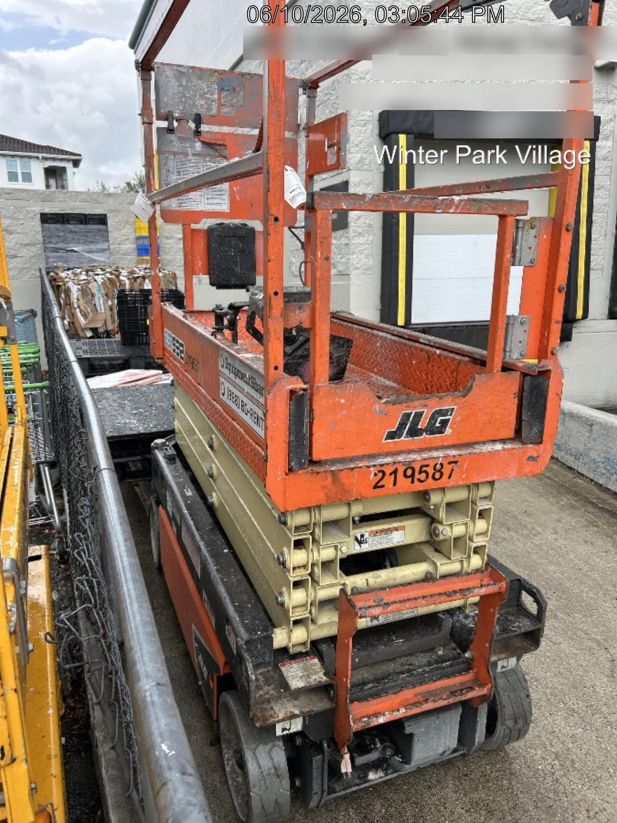 2022 JLG ES1932