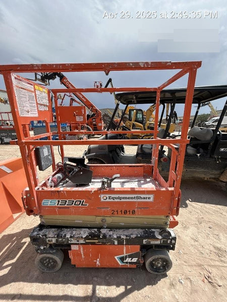 2022 JLG ES1330L