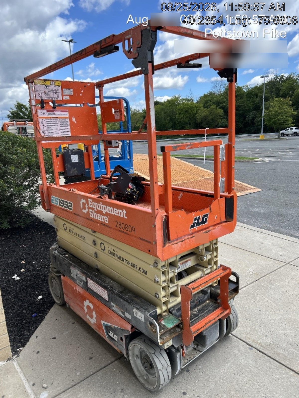 2022 JLG ES1932