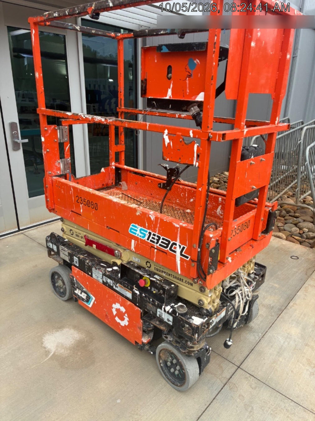 2022 JLG ES1330L