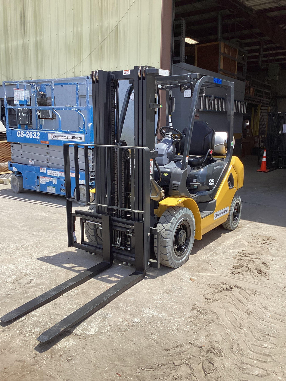 2022 KOMATSU FG25T-16