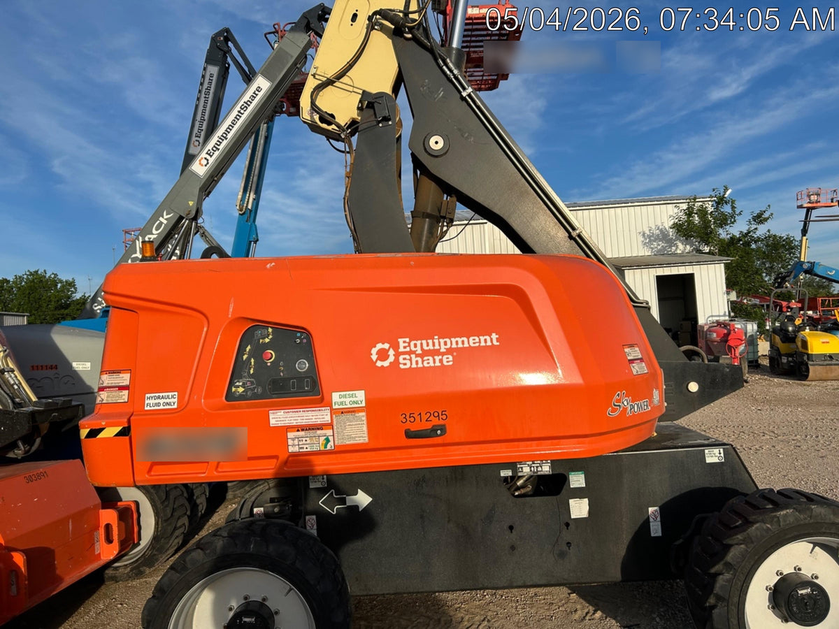 2023 JLG 600S