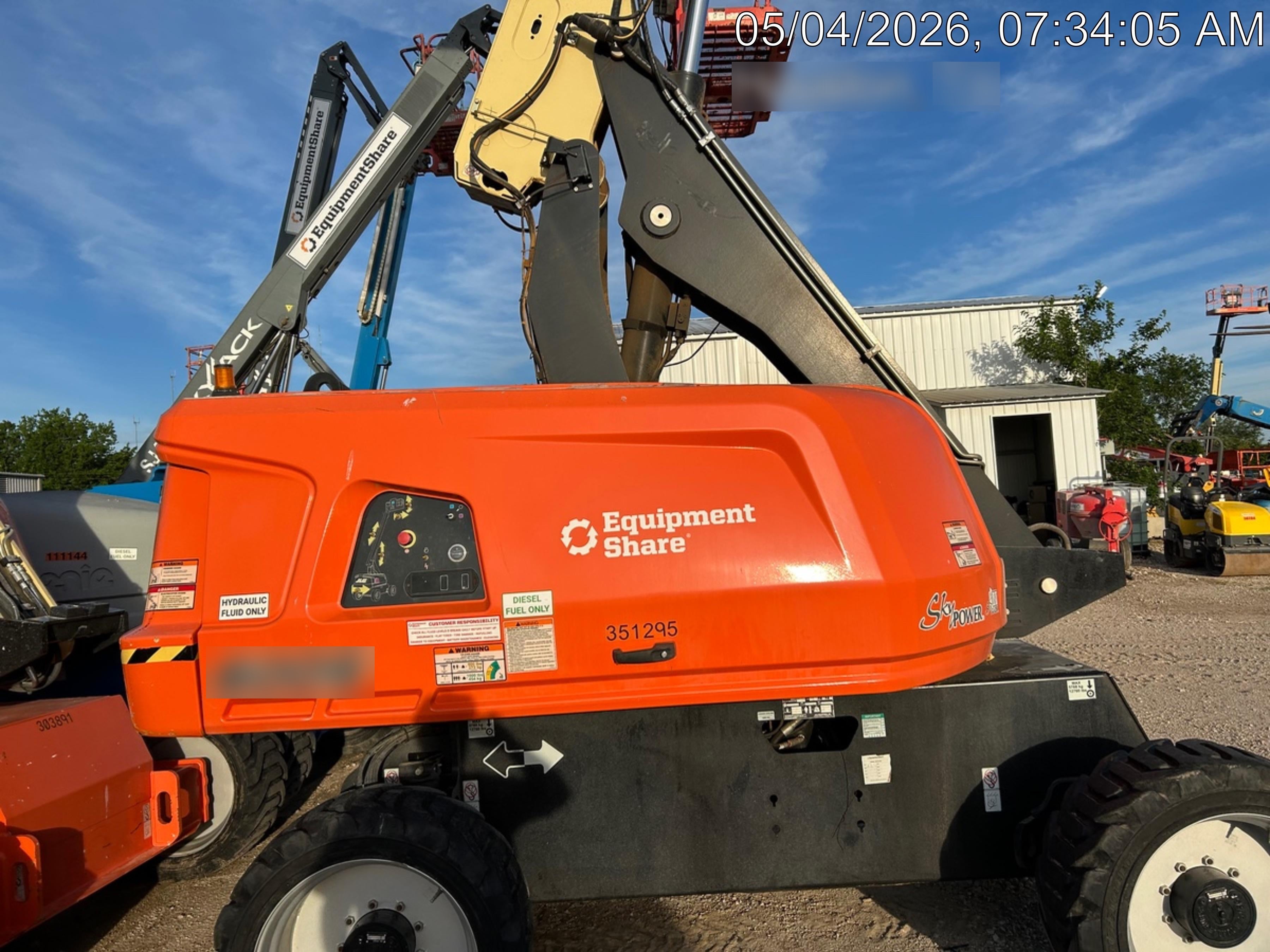 2023 JLG 600S