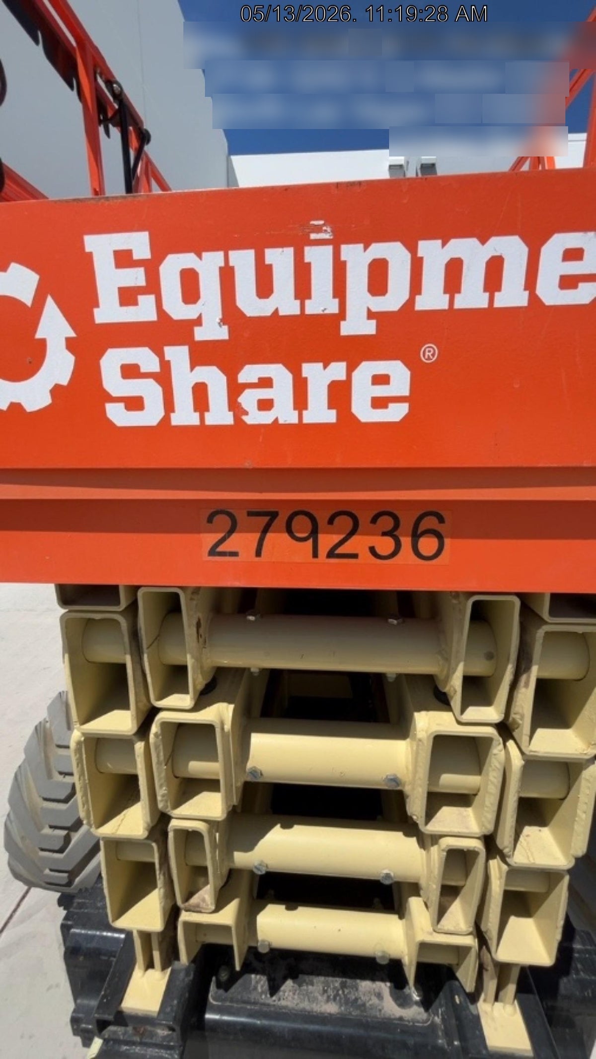 2022 JLG ERT4069