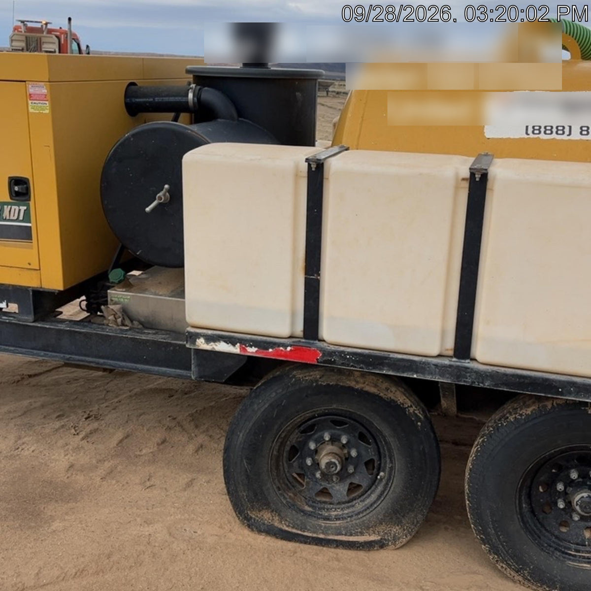 2021 Vac-Tron LP573XDT 500 Gallon Debris Tank w/ Hydraulic Tilt, two (2) 100 Gallon Water Tanks, Low Profile Torsion Axles (12,000 GVWR)