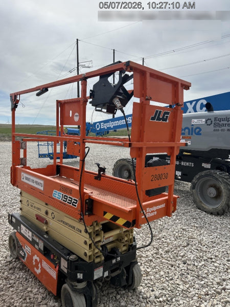 2022 JLG ES1932
