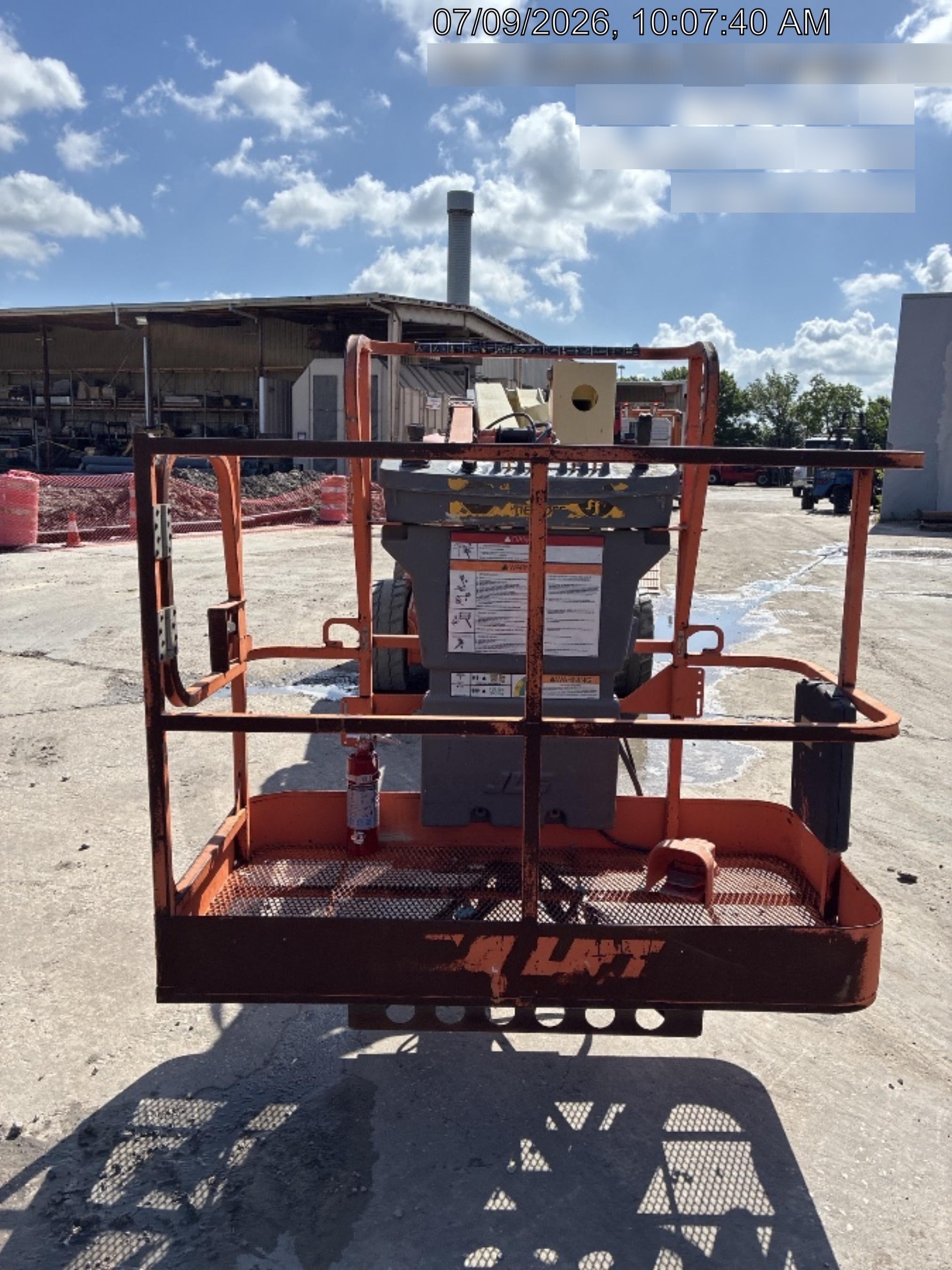 2016 JLG E450AJ