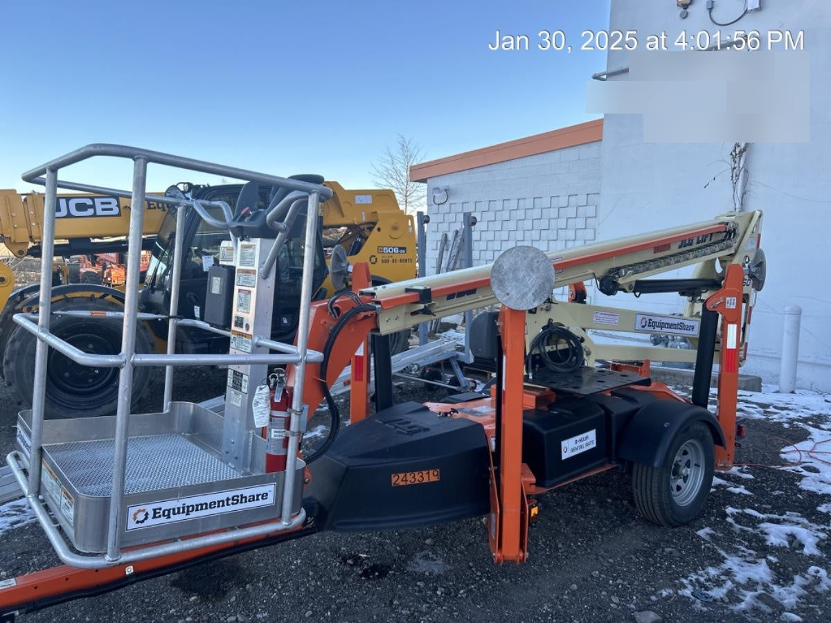 2022 JLG T350