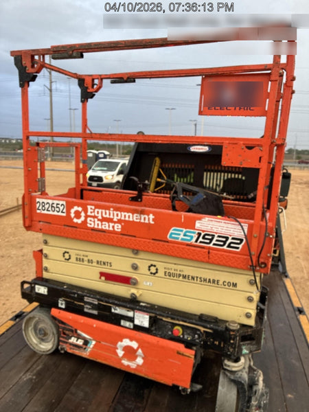 2022 JLG ES1932