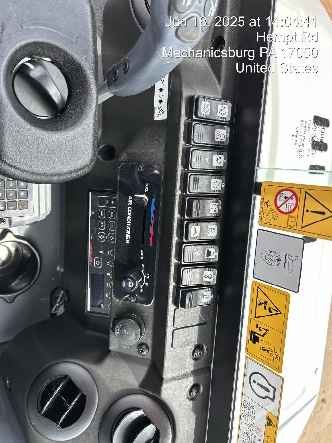 2025 TAKEUCHI TB250-2CR