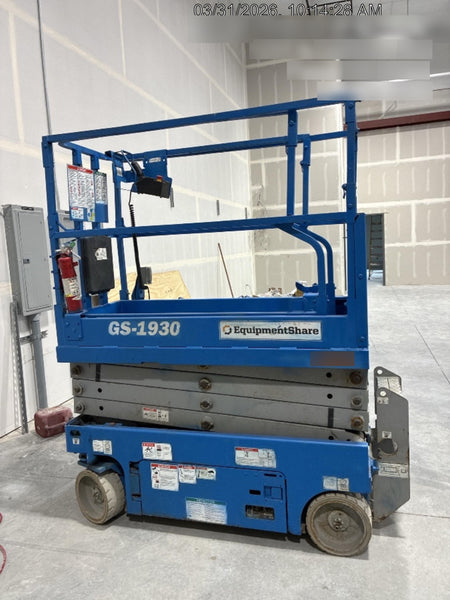 2020 Genie GS-1930 Solid Non Marking Tires, Beacon, Folding rails with half height swing gate, 800W Inverter