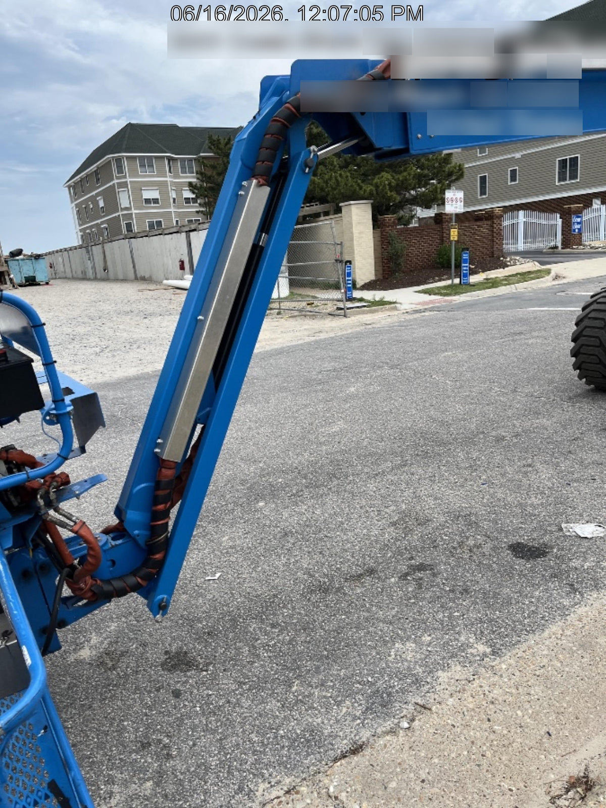 2025 GENIE Z-80/60