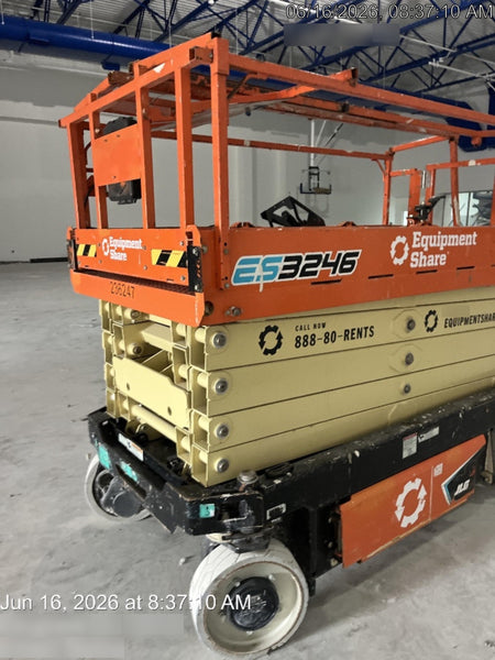 2022 JLG ES3246