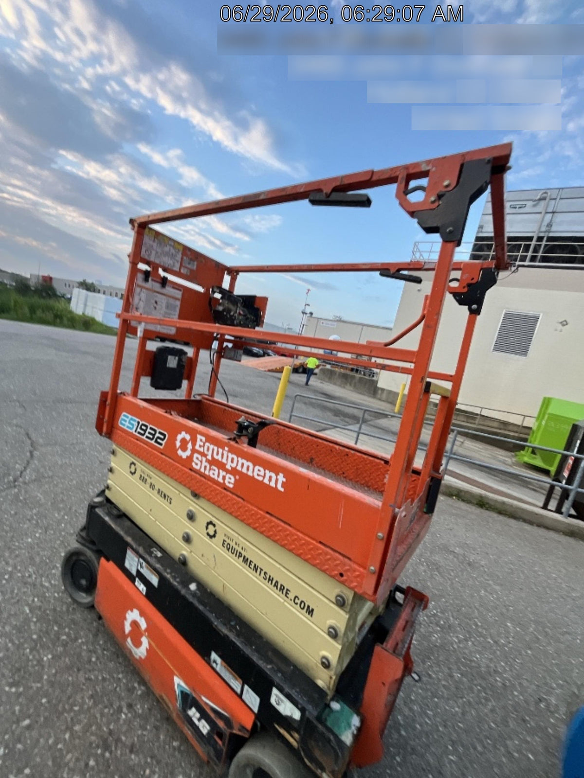 2022 JLG ES1932