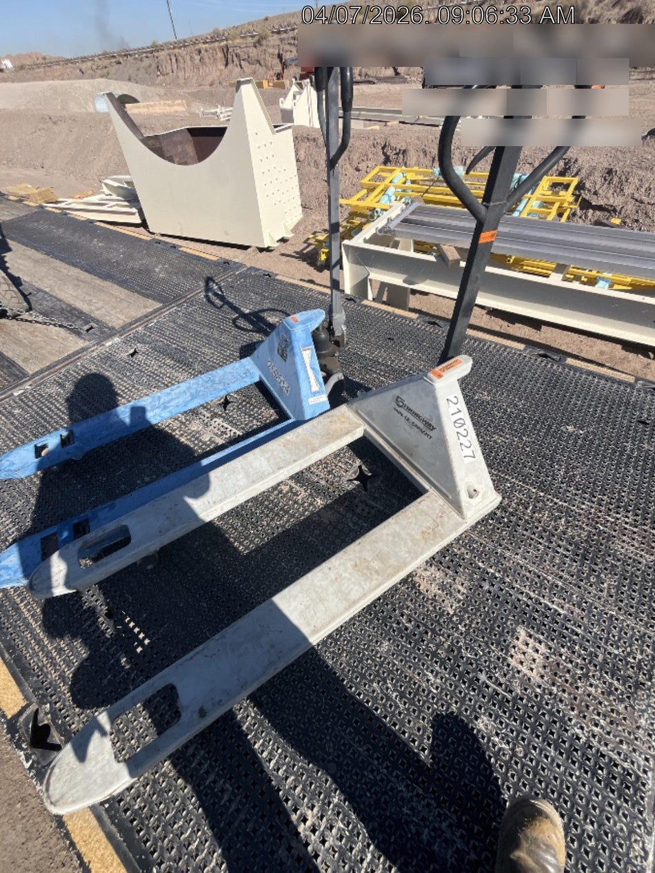 2022 STRONGWAY 4400 lb Pallet Jack
