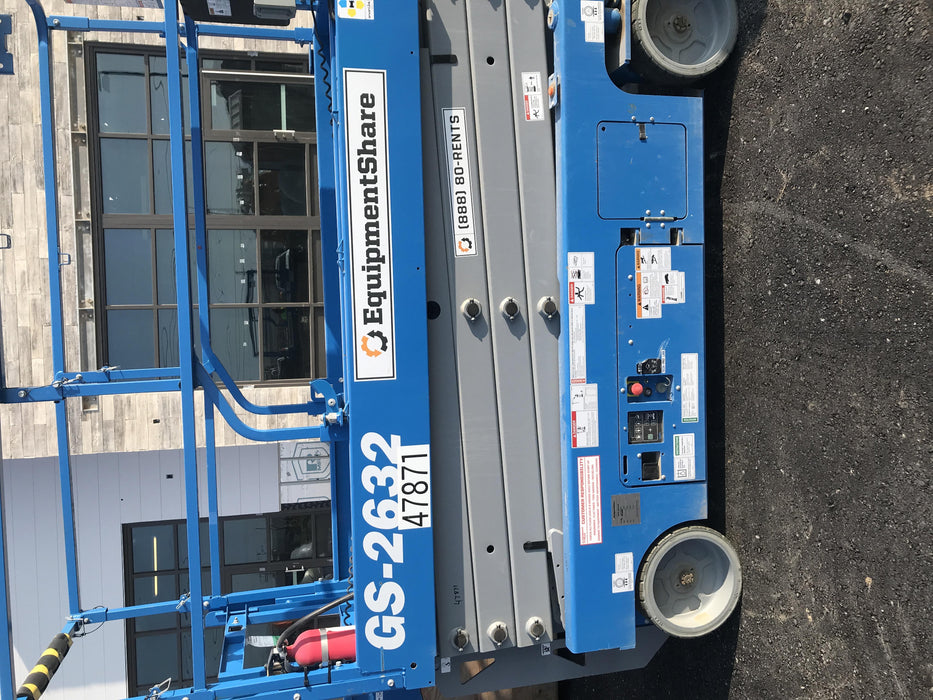 2019 Genie GS-2632 Folding rails with half height swing gate