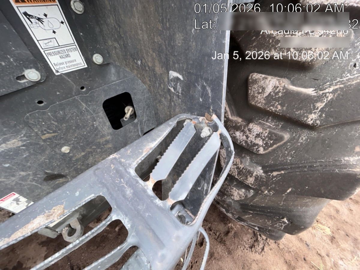 2023 CASE 621G