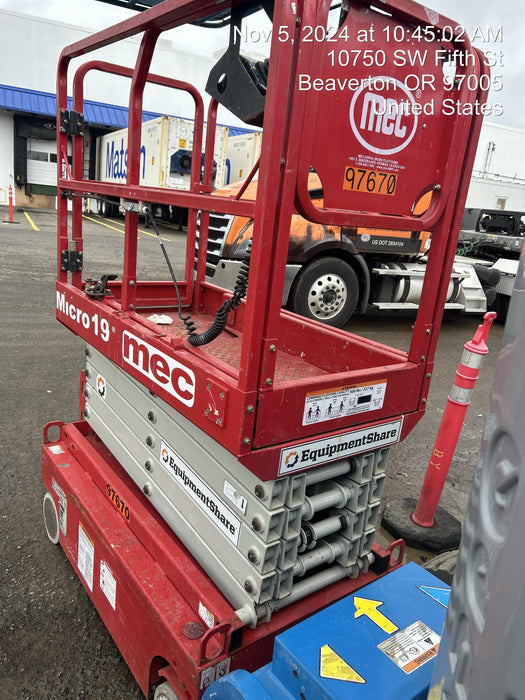 2020 MEC Micro 19 Solid NM Tires, Steel Swing out Doors, LCS, Beacon, 900W Inverter