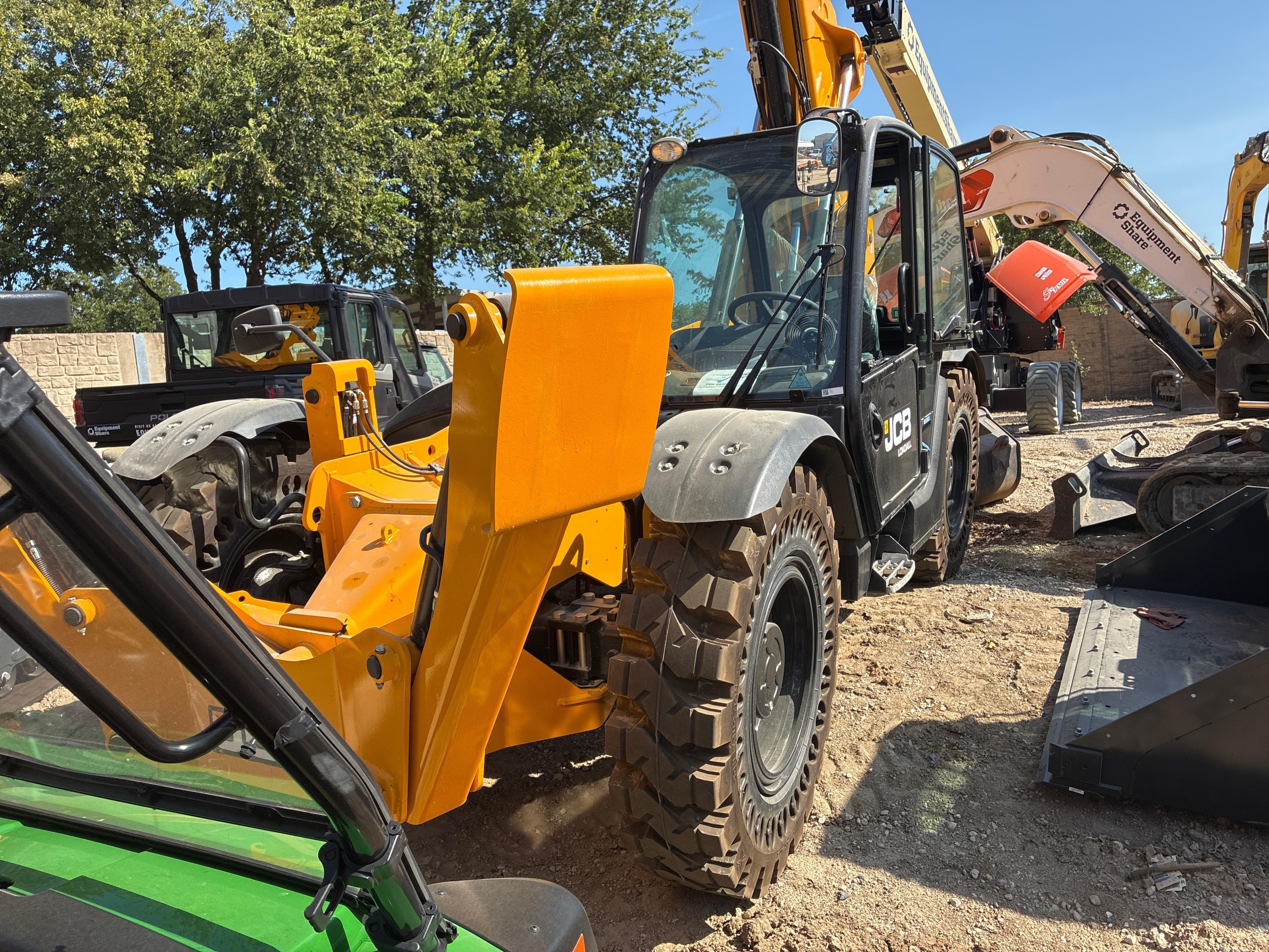 2026 JCB 512-56