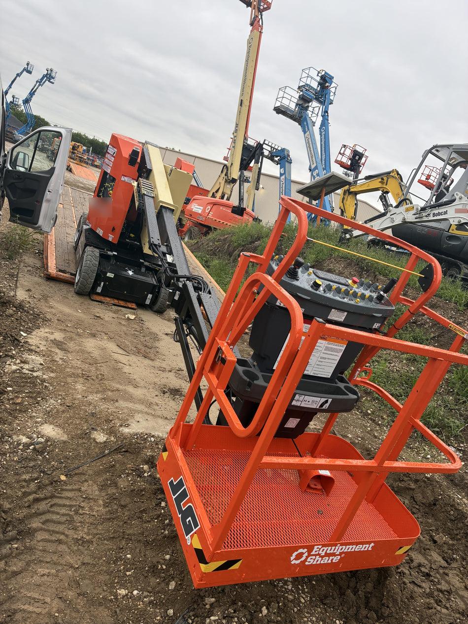 2026 JLG E300AJP