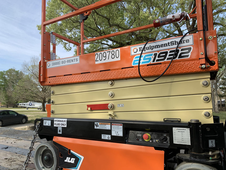 2022 JLG ES1932