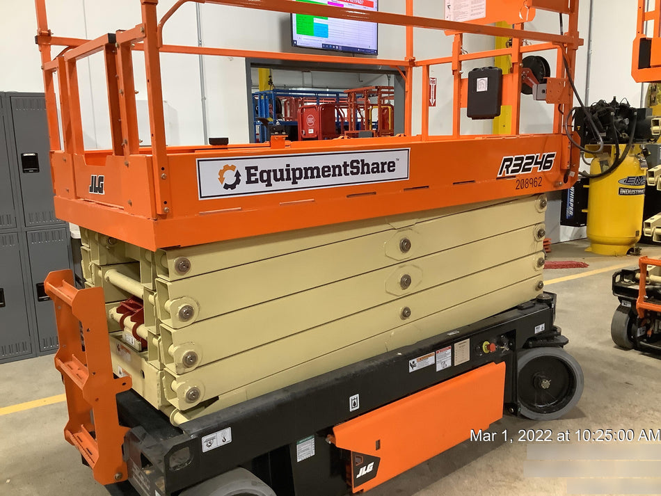 2022 JLG R3246