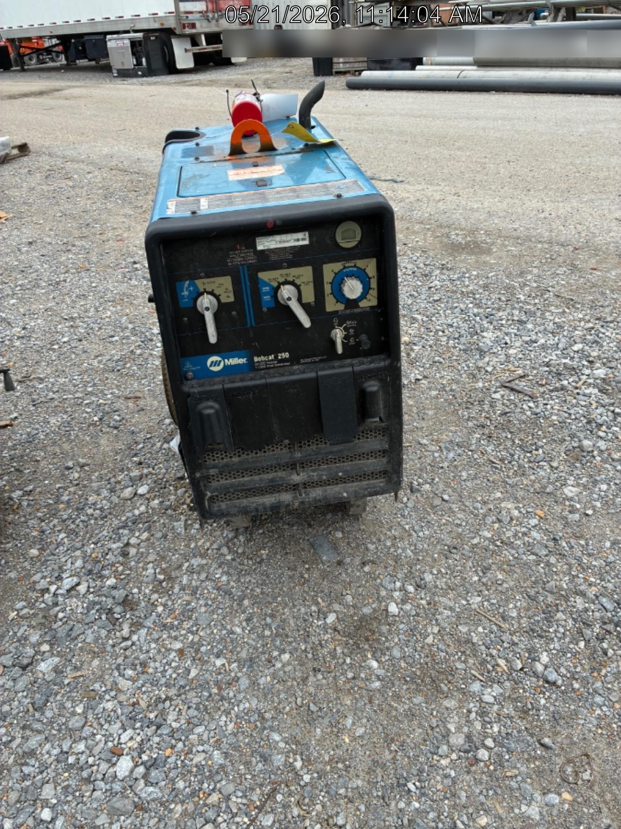 2019 Miller Electric BOBCAT 250 951600 PKG-250 amp Propane Welder, Standard w/Running Gear, Bracket, Hose"250 amp Propane Welder, Standard w/Running Gear, Bracket, Hose