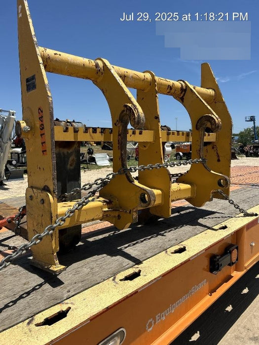 2020 JOHN DEERE 96" Loader Fork Carriage - John Deere