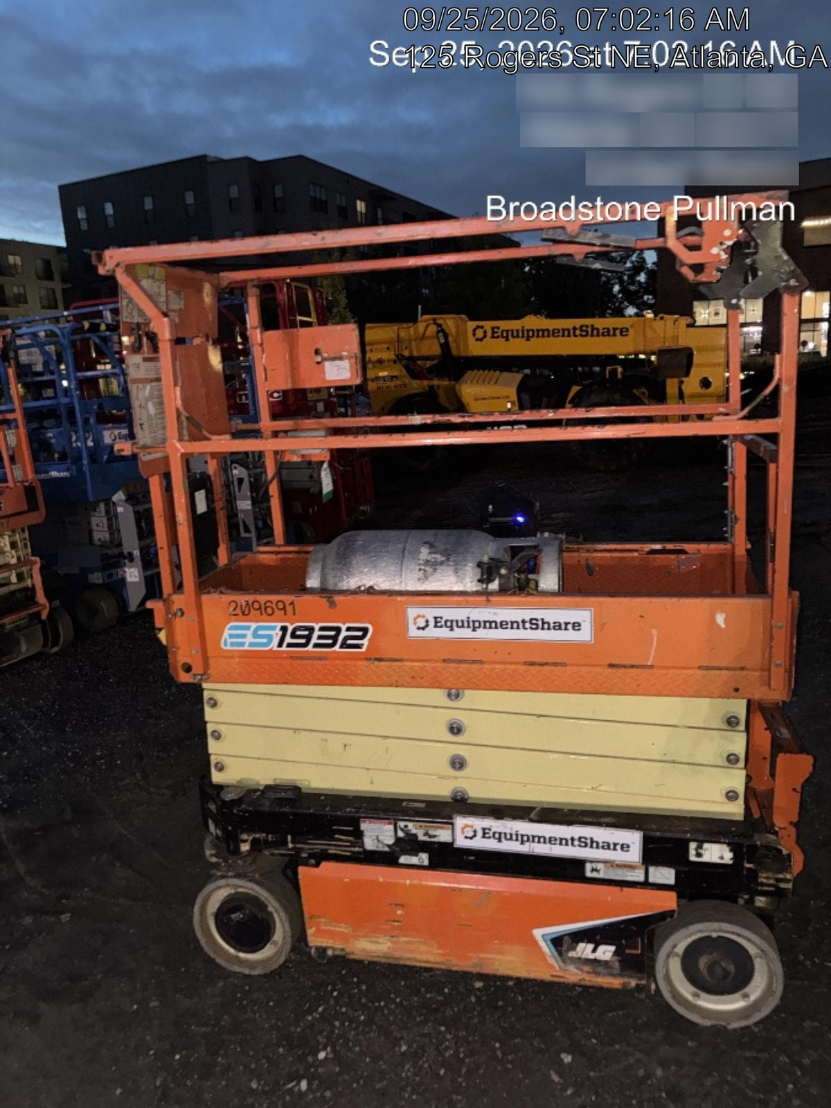 2022 JLG ES1932
