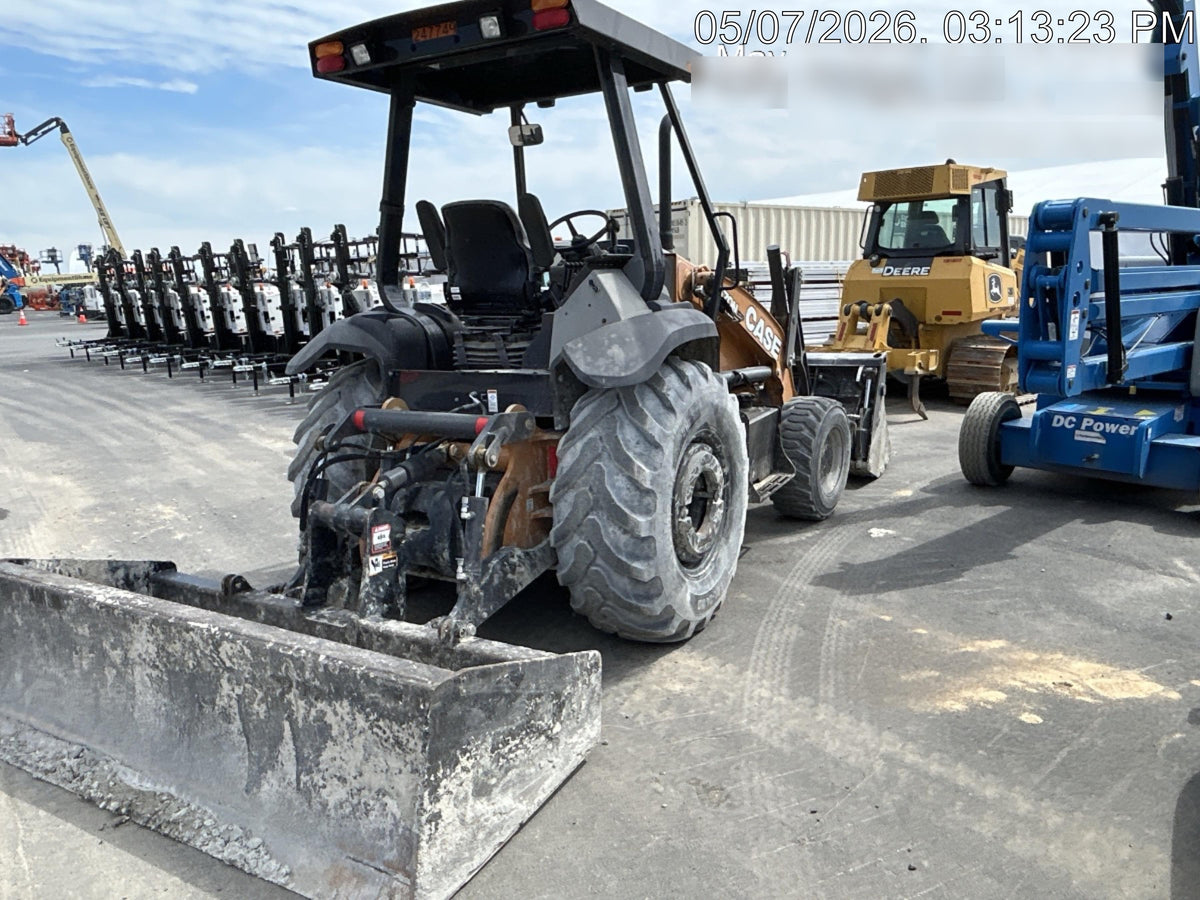 2022 CASE 570N EP