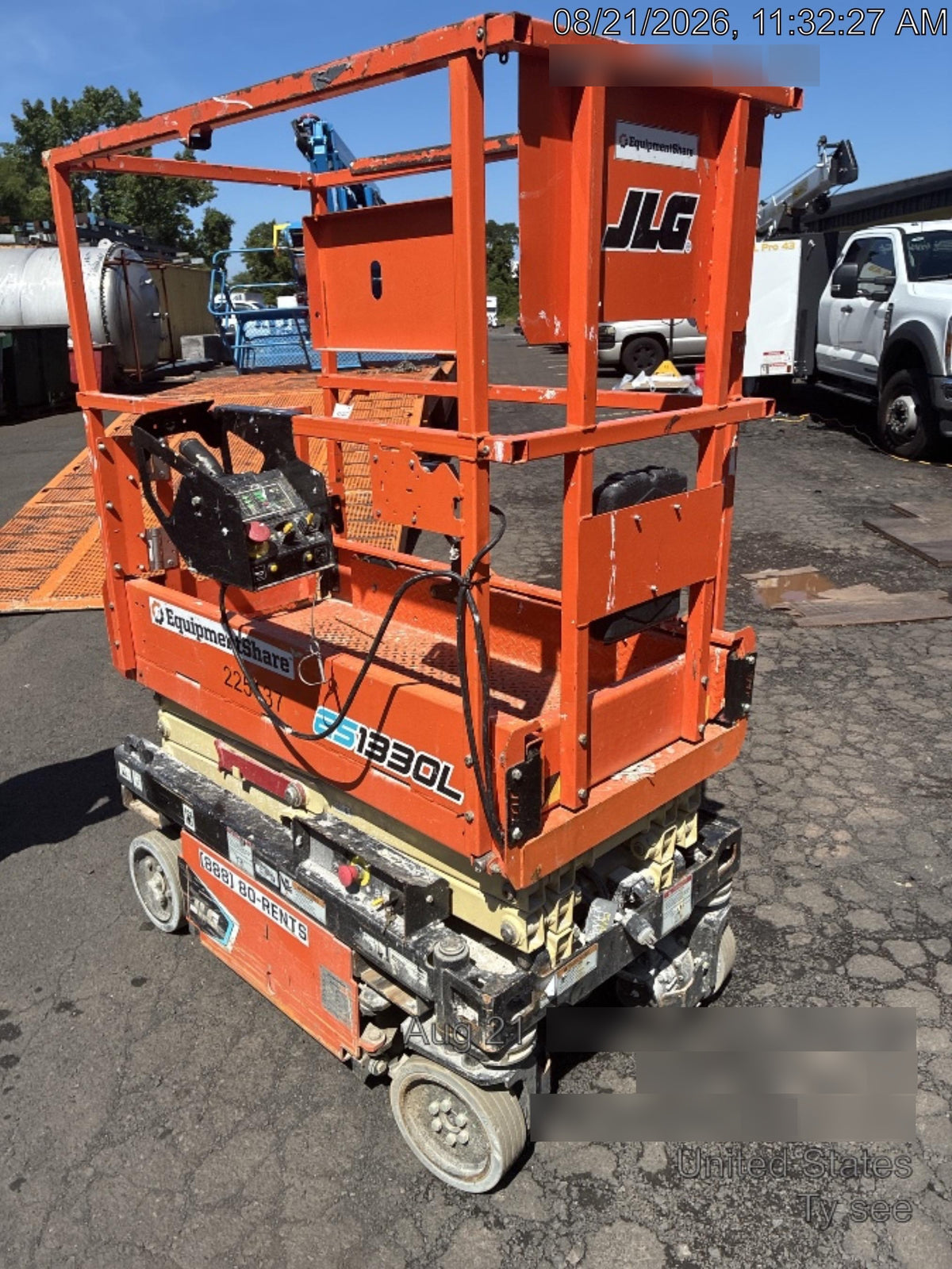 2022 JLG ES1330L