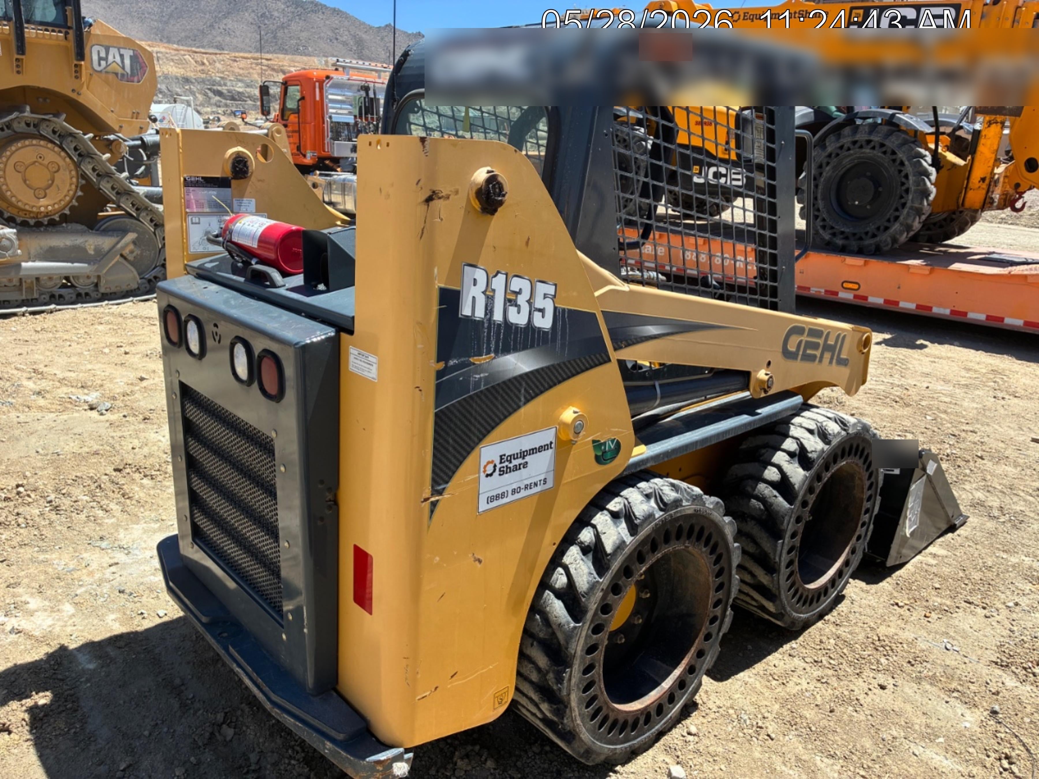 2016 GEHL R135