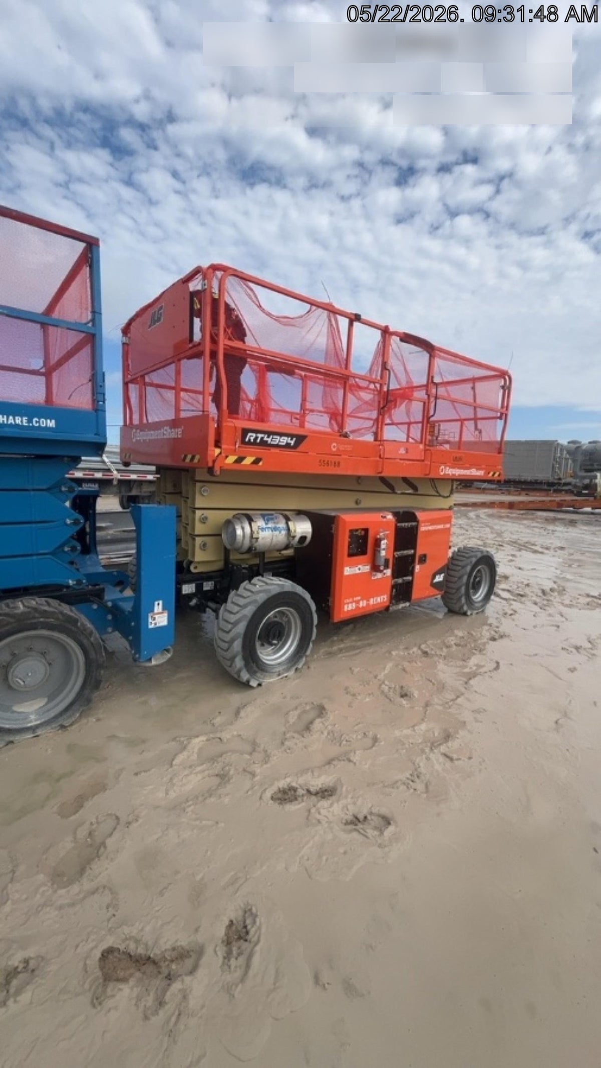 2025 JLG RT4394